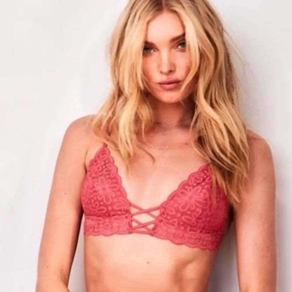 Victoria’s Secret braided plunge lace bralette bra